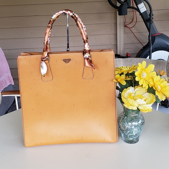 Prada Handbags - 💝💛💚💙Authentic prada sac tote bag